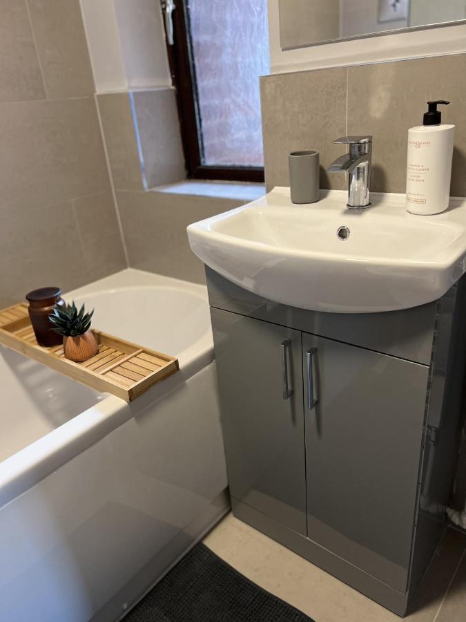 Franklin Suite - Reading City Centre - Free Parking - Close To Station Exterior photo